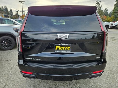 Used 2023 Cadillac Escalade ESV Sport Platinum image 5