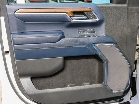 Used 2023 Chevrolet Silverado 1500 High Country w/ Technology Package image 12