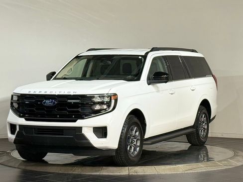 Used 2025 Ford Expedition Max Active AWD/4WD image 5