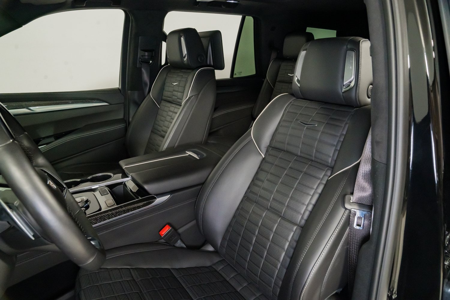 Used 2025 Cadillac Escalade V AWD/4WD image 23