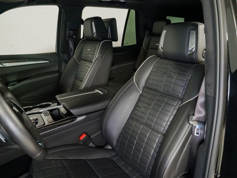 Used 2025 Cadillac Escalade V AWD/4WD image 23