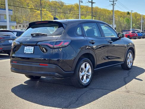 Certified 2023 Honda HR-V LX image 5
