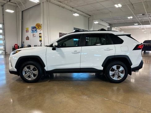 Used 2023 Toyota RAV4 XLE AWD/4WD image 5
