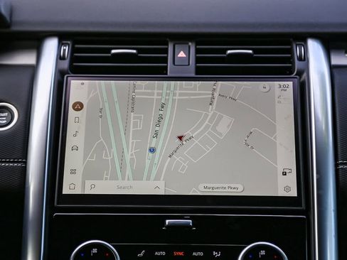 New 2026 Land Rover Discovery Limited Edition image 13