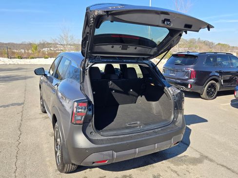 Used 2025 Nissan Kicks SV image 18