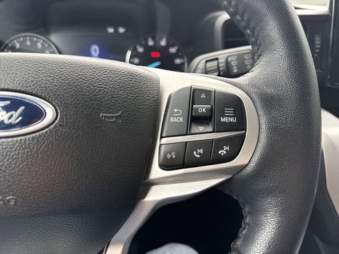 Used 2023 Ford Explorer XLT AWD/4WD image 20