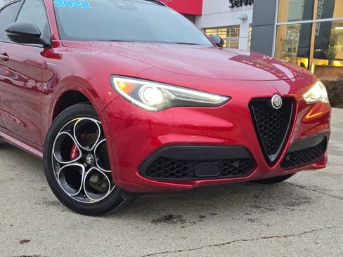 Used 2022 Alfa Romeo Stelvio Veloce image 2