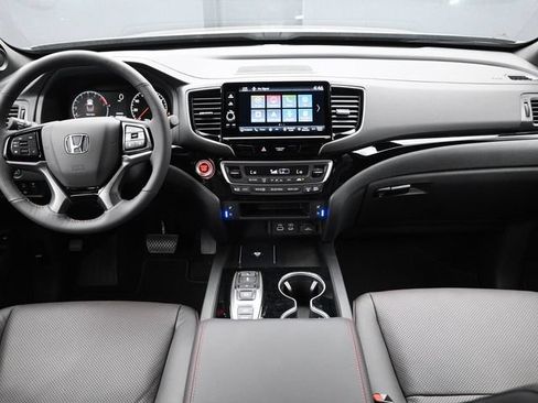 Used 2025 Honda Ridgeline Black Edition image 17