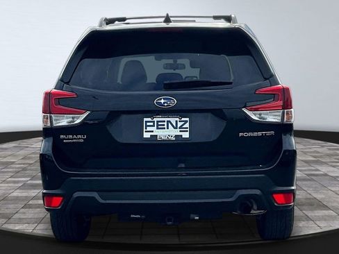 Used 2021 Subaru Forester Premium AWD/4WD image 5