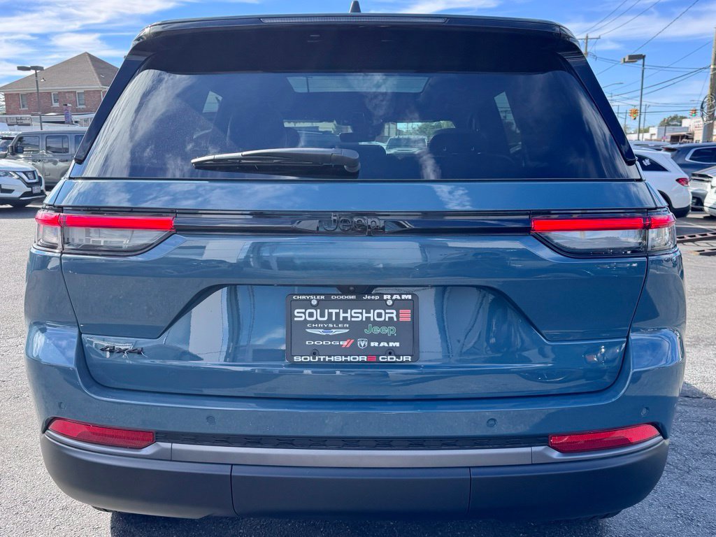 New 2026 Jeep Grand Cherokee Limited w/ Limited Altitude Package AWD/4WD image 6