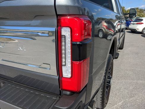 Used 2024 Ford F250 Platinum image 13