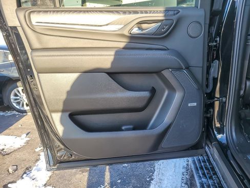 Used 2024 GMC Yukon XL Denali w/ Denali Reserve Package image 19