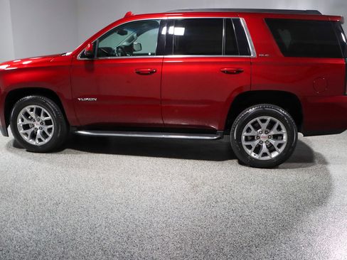 Used 2020 GMC Yukon SLE w/ Enhanced Driver Alert Package image 10