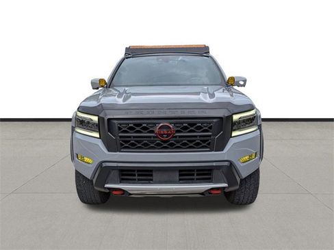 Used 2022 Nissan Frontier PRO-4X image 2