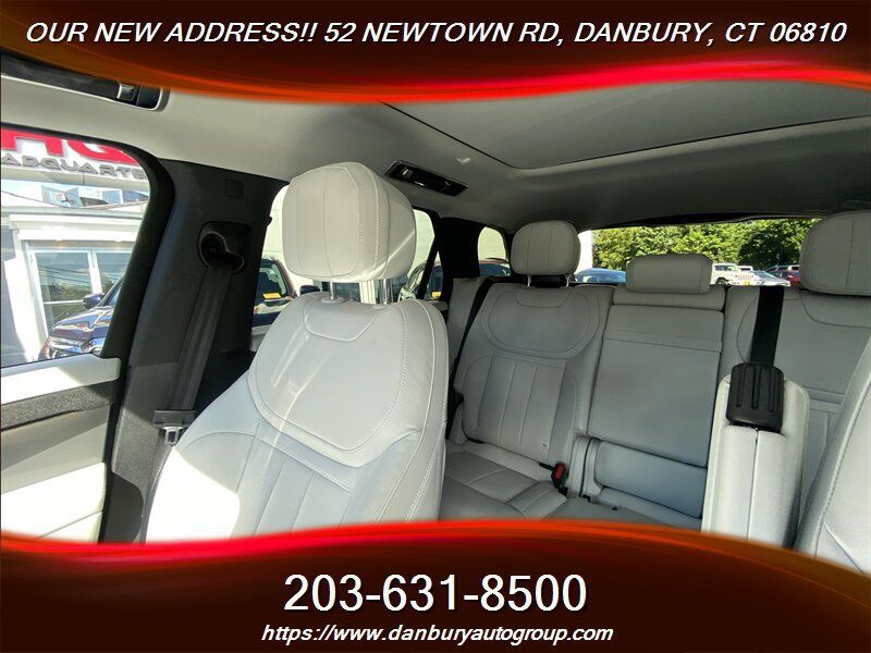 Used 2024 Land Rover Range Rover Sport SE AWD/4WD image 18