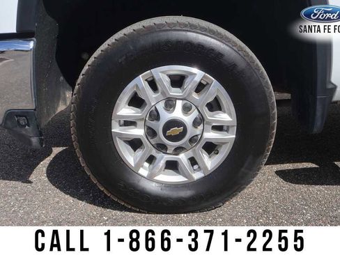 Used 2025 Chevrolet Silverado 2500 LT w/ Safety Package image 6