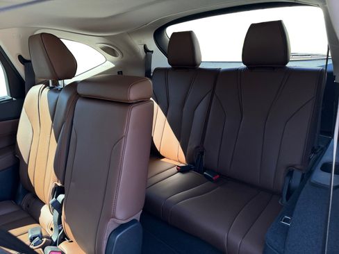 Used 2023 Acura MDX SH-AWD w/ Advance Package image 27