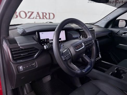 Used 2024 GMC Acadia AT4 w/ Luxury Package image 11