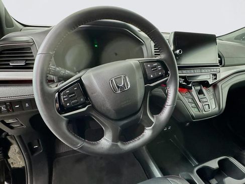 Used 2023 Honda Odyssey Sport image 16