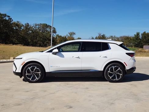 New 2025 Chevrolet Equinox EV LT FWD image 4