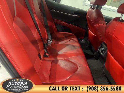 Used 2022 Toyota Camry XSE image 12