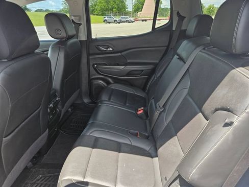 Used 2023 GMC Acadia SLT AWD/4WD image 25