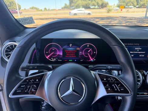 Used 2024 Mercedes-Benz EQB 250+ image 12
