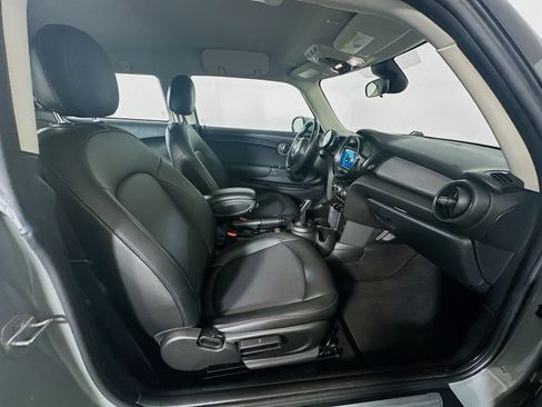 Used 2021 MINI Cooper 2-Door Hardtop w/ Storage Package image 27