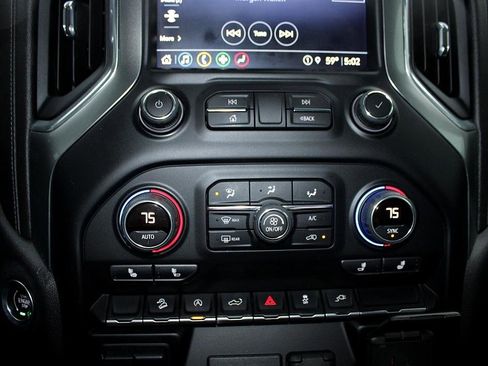 Used 2022 Chevrolet Silverado 1500 RST image 19