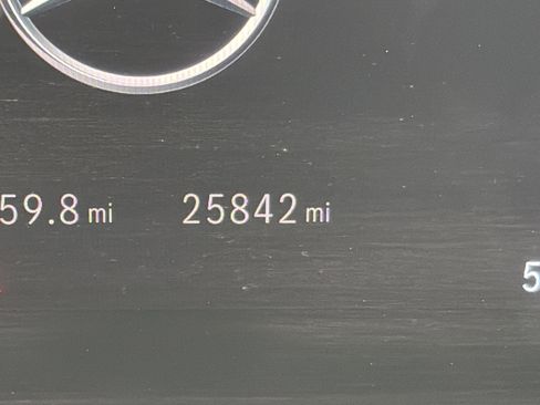 Used 2024 Mercedes-Benz GLS 450 4MATIC image 5