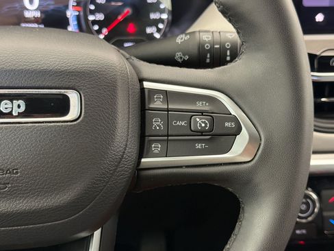 Used 2024 Jeep Compass Limited AWD/4WD image 16