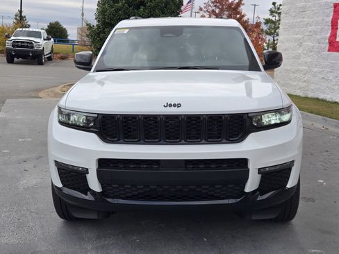 New 2025 Jeep Grand Cherokee L Limited w/ Black Appearance Package image 2