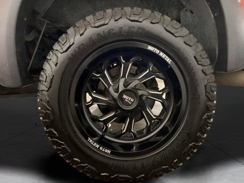 Used 2012 Ford F150 Raptor image 22