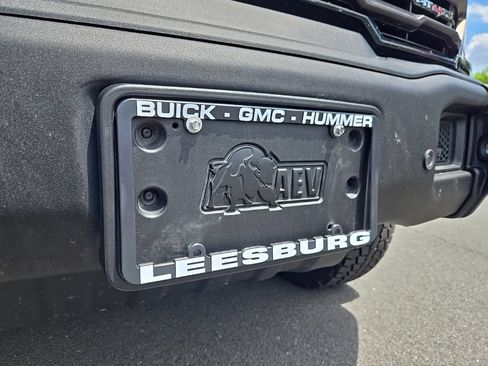 Used 2024 GMC Sierra 1500 AT4X AWD/4WD image 9