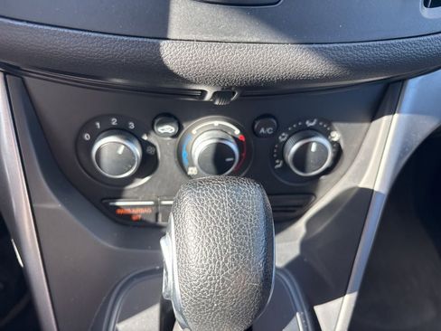 Used 2015 Ford Escape SE image 23