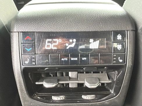 Used 2021 Jeep Grand Cherokee L Limited image 37