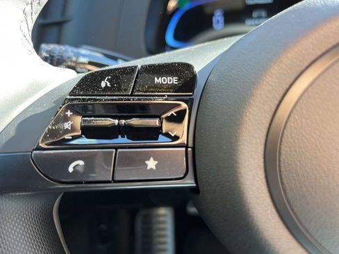 Used 2025 Hyundai Elantra Sport image 16