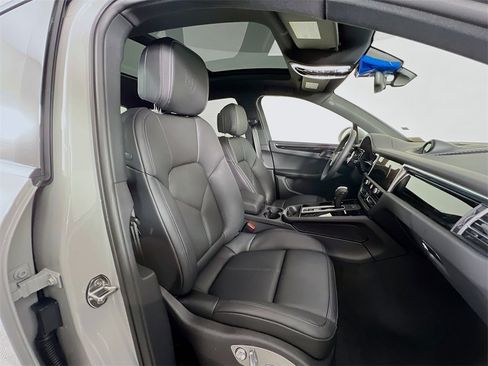 New 2026 Porsche Macan image 30