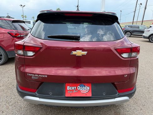 Used 2023 Chevrolet TrailBlazer LT w/ Convenience Package FWD image 4