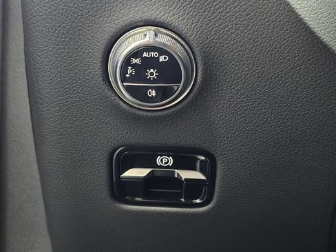 New 2026 Mercedes-Benz GLC 300 4MATIC image 37