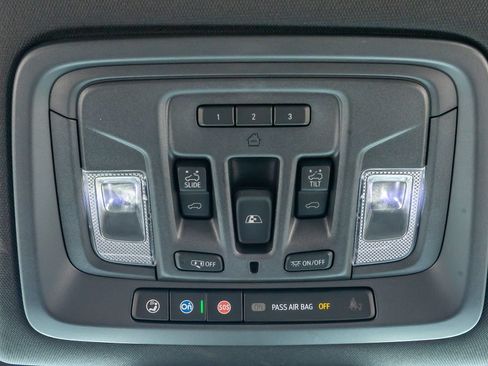 Used 2025 GMC Sierra 2500 AT4 w/ Technology Package AWD/4WD image 28