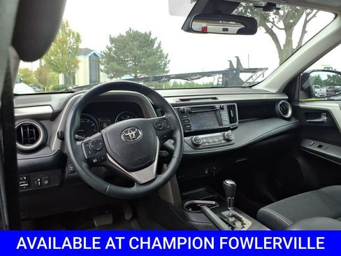 Used 2018 Toyota RAV4 XLE AWD/4WD image 10