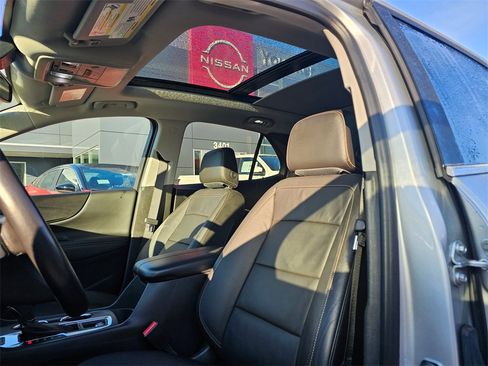 Used 2021 Chevrolet Equinox Premier image 17