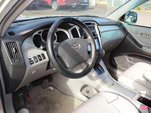 Used 2006 Toyota Highlander 2WD V6 image 10