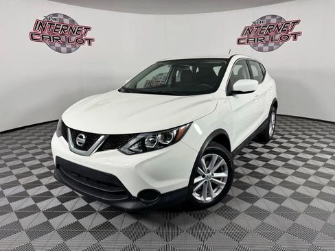 Used 2018 Nissan Rogue Sport S w/ S Appearance Package image 1
