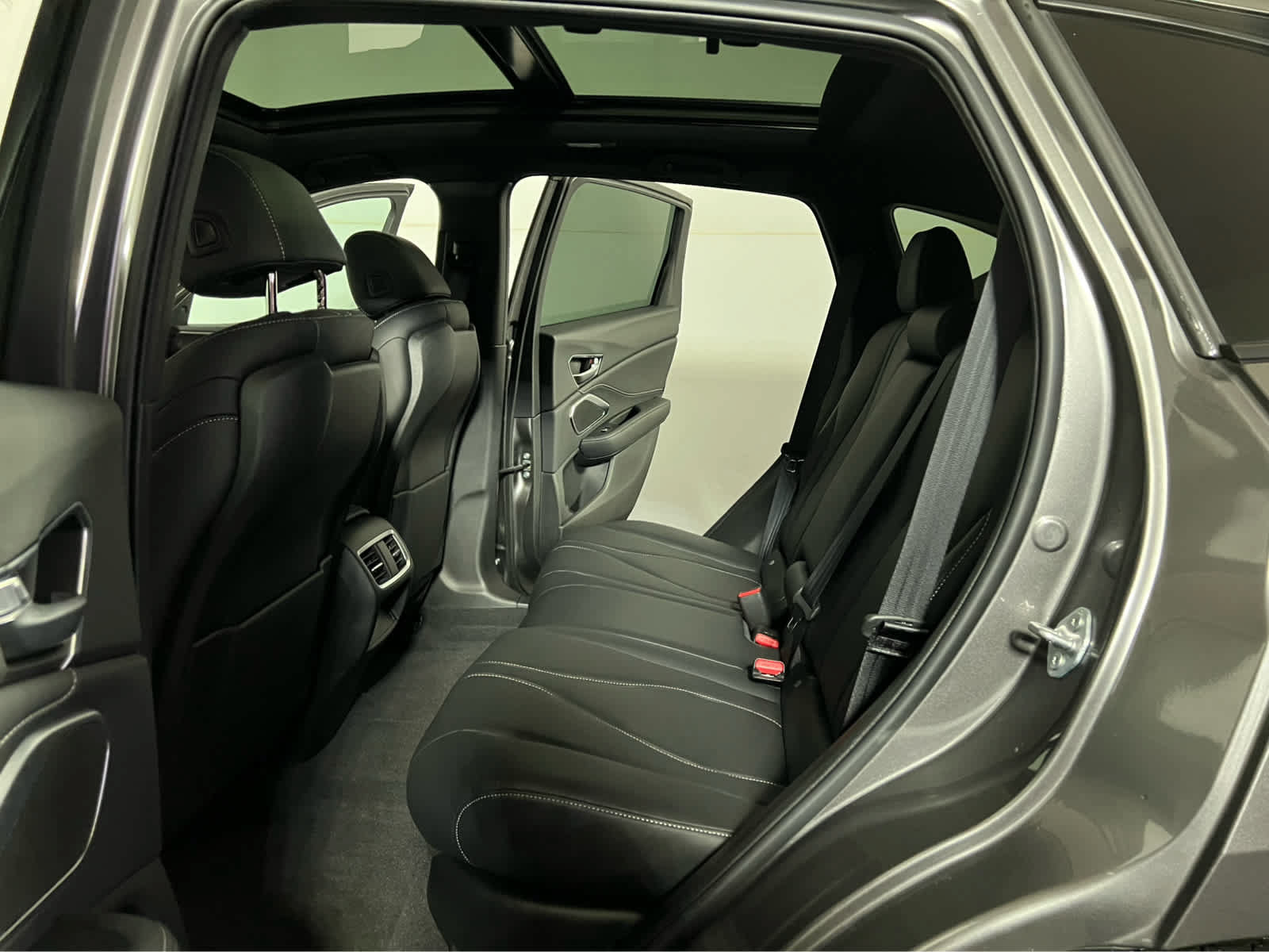 Used 2026 Acura RDX SH-AWD image 24