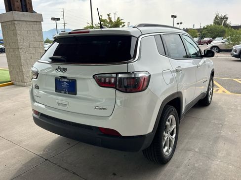 Used 2024 Jeep Compass Latitude image 4