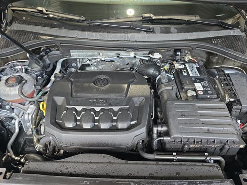 Used 2021 Volkswagen Tiguan SE FWD image 29