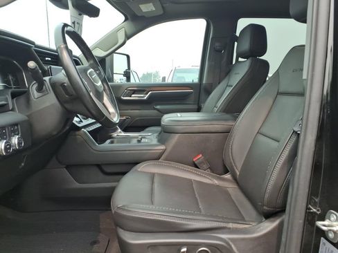 Used 2024 GMC Sierra 2500 Denali w/ Denali Reserve Package AWD/4WD image 12