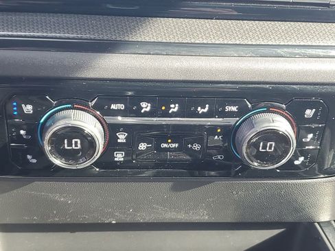 Used 2024 Chevrolet Silverado 1500 ZR2 w/ Technology Package image 33